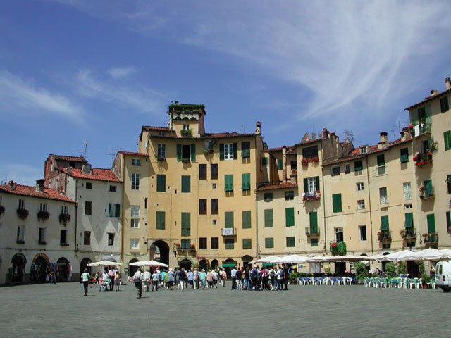 Lucca - Piazza Anfiteatro